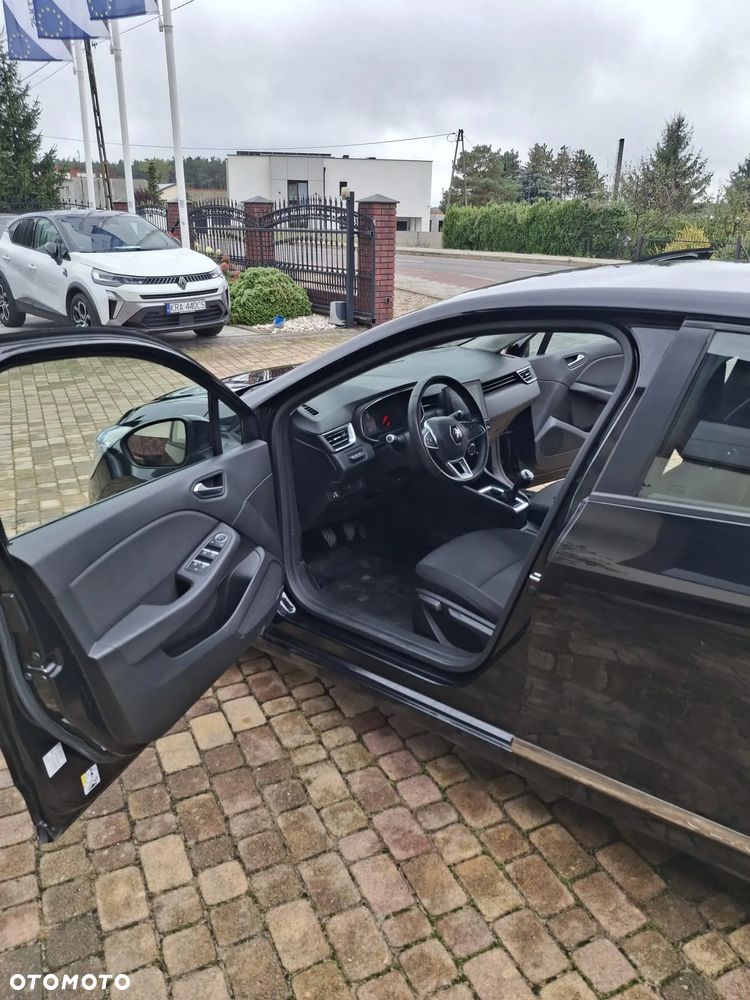 Renault Clio - 24