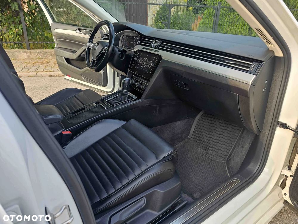 Volkswagen Passat Variant 2.0 TDI SCR 4Motion DSG (BMT) Highline - 23