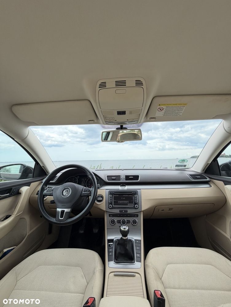 Volkswagen Passat 2.0 TDI Comfortline - 5