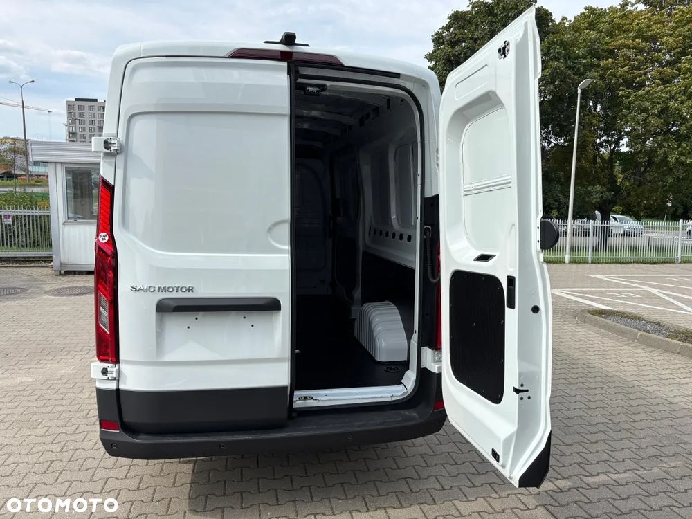 Maxus Deliver 9 - 18