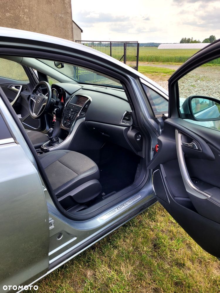Opel Astra IV 1.7 CDTI Cosmo - 12