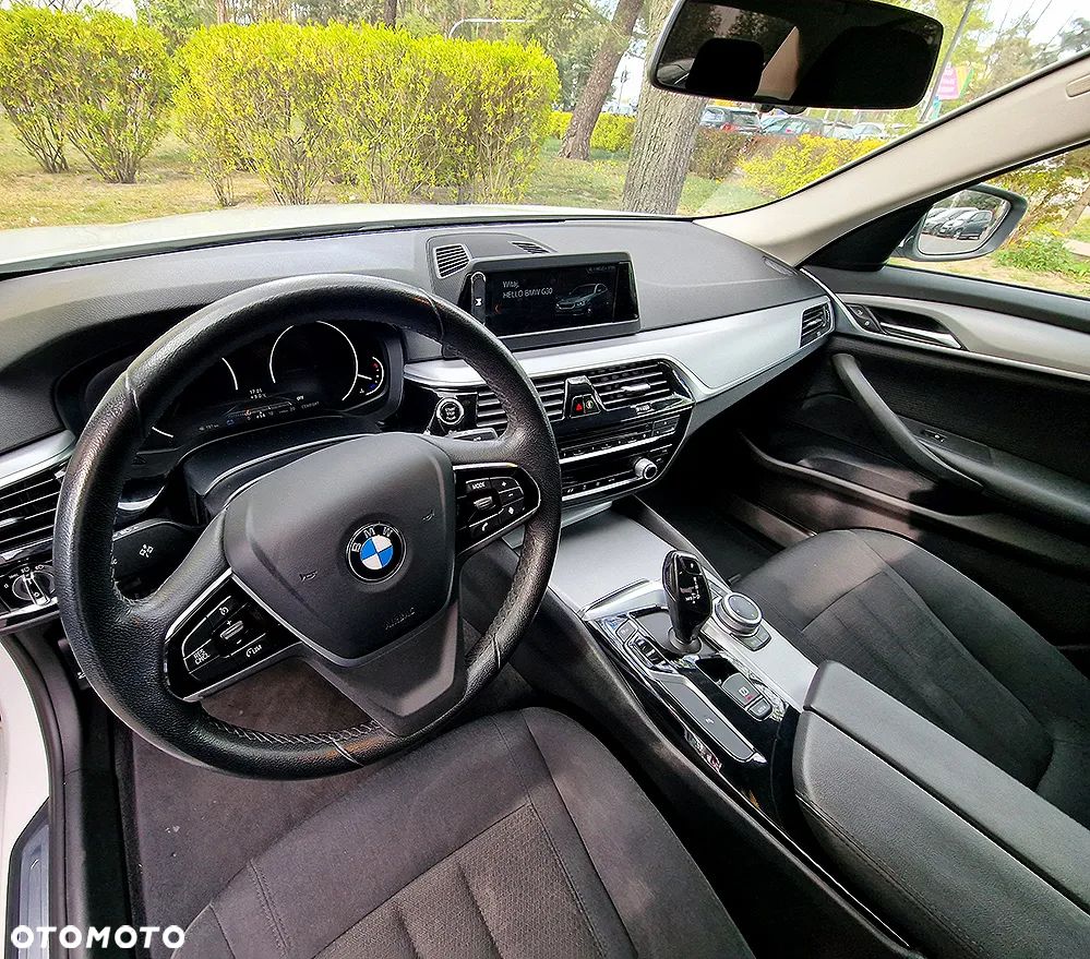 BMW Seria 5 518d Business Edition - 32