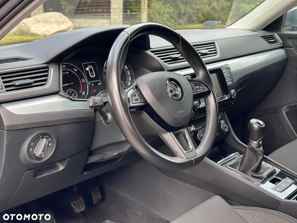 Skoda Superb 2.0 TDI Style - 17