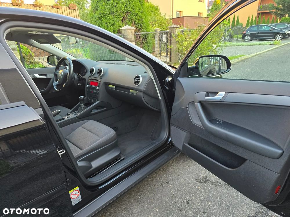 Audi A3 Sportback 1.2 TFSI Attraction - 29