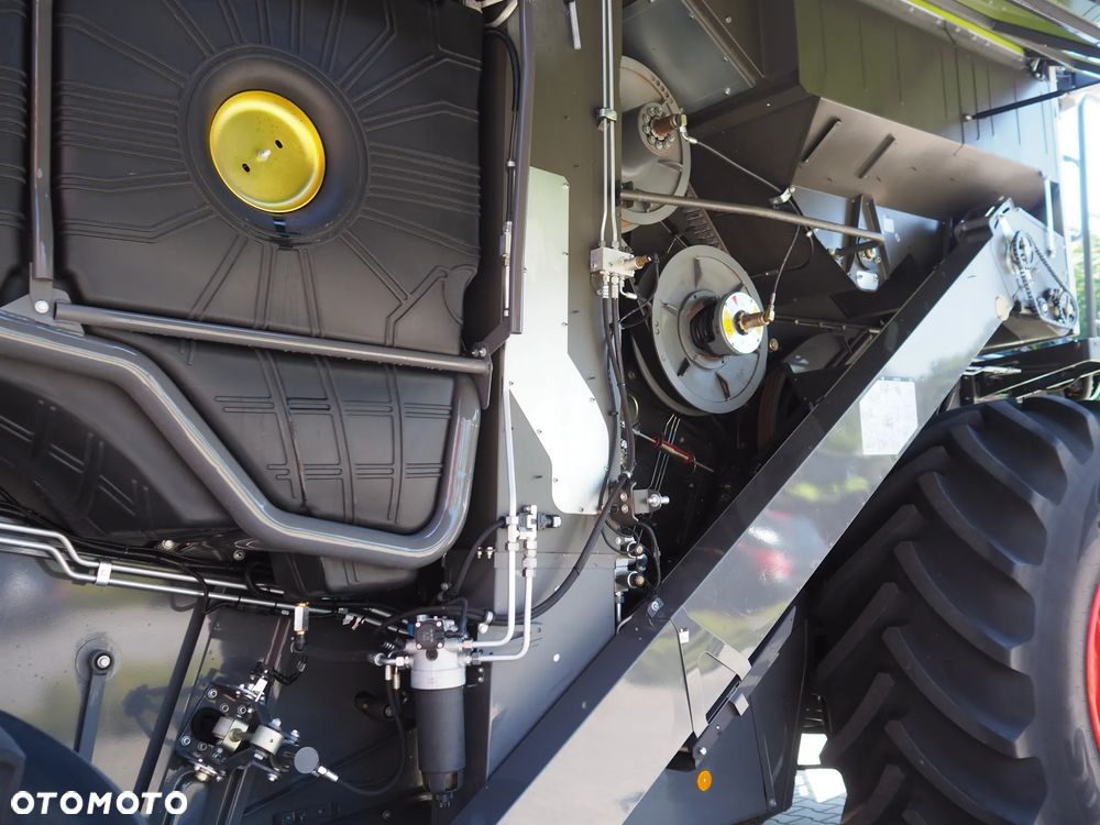 Claas Lexion 7500 + V930 - 11