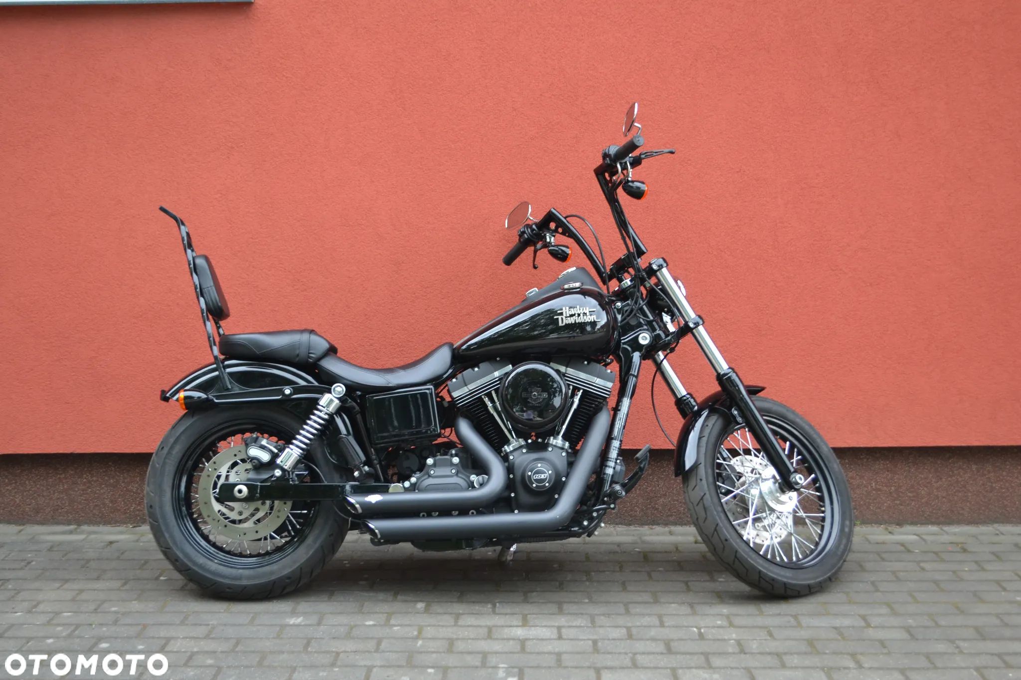 Harley-Davidson Dyna Street Bob - 1