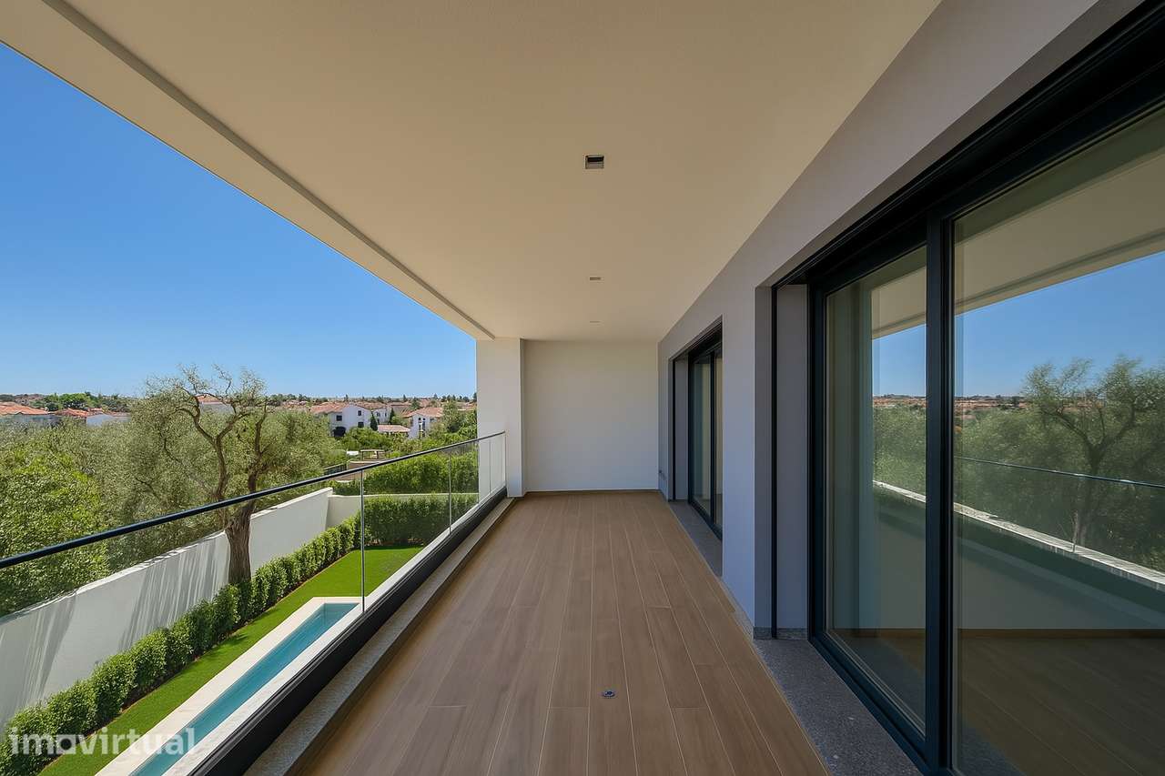 Moradia T4 com piscina em Condomínio Privado | Alcabideche - Grande imagem: 3/34
