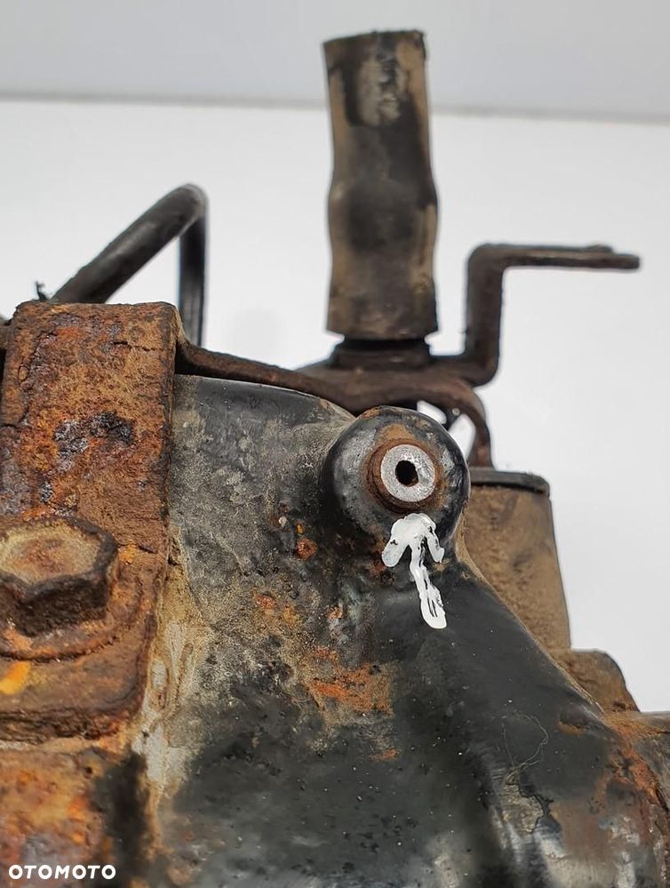 ZACISK HAMULCOWY PRAWY PRZÓD PRZEDNI VW PASSAT B5 W8 - 2