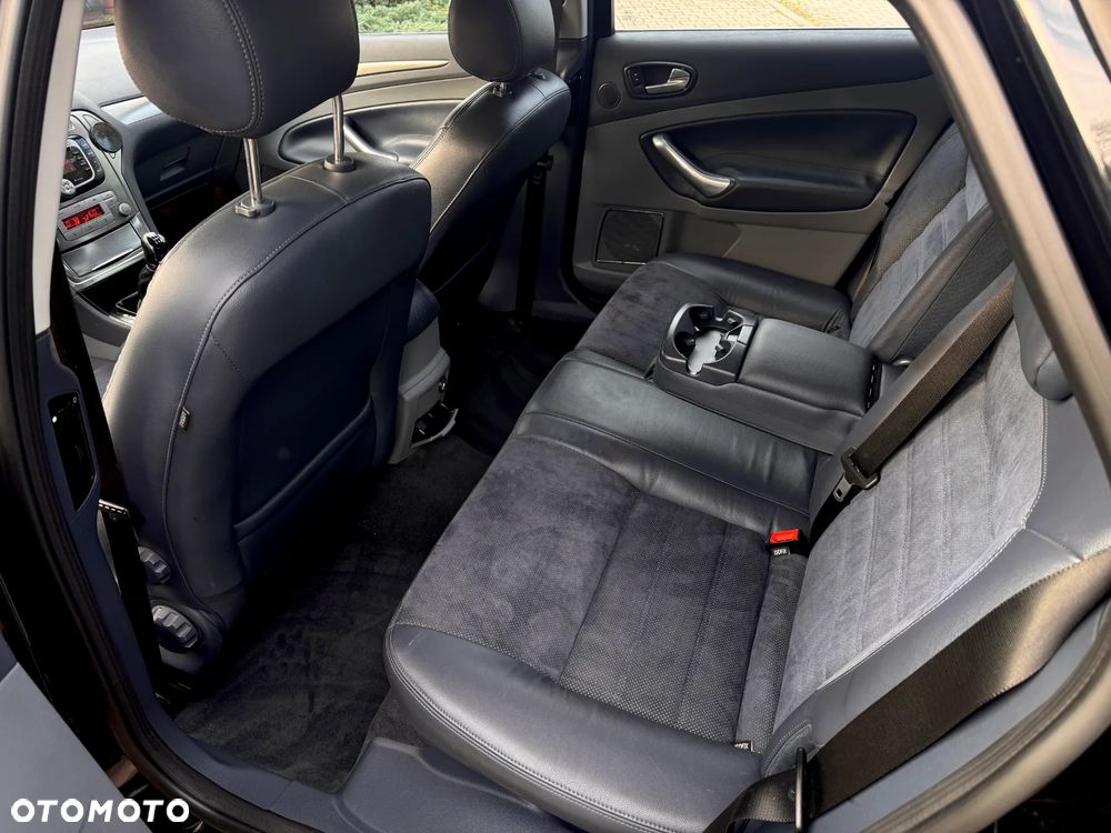 Ford Mondeo - 27