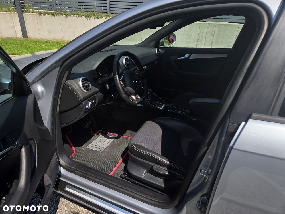 Audi A3 Sportback 2.0 TDI DPF S tronic S line Sportpaket - 13