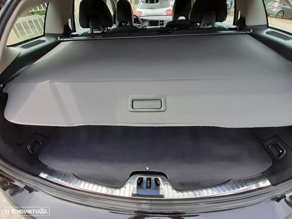 Volvo V60 2.4 D6 Momentum AWD Phev - 14