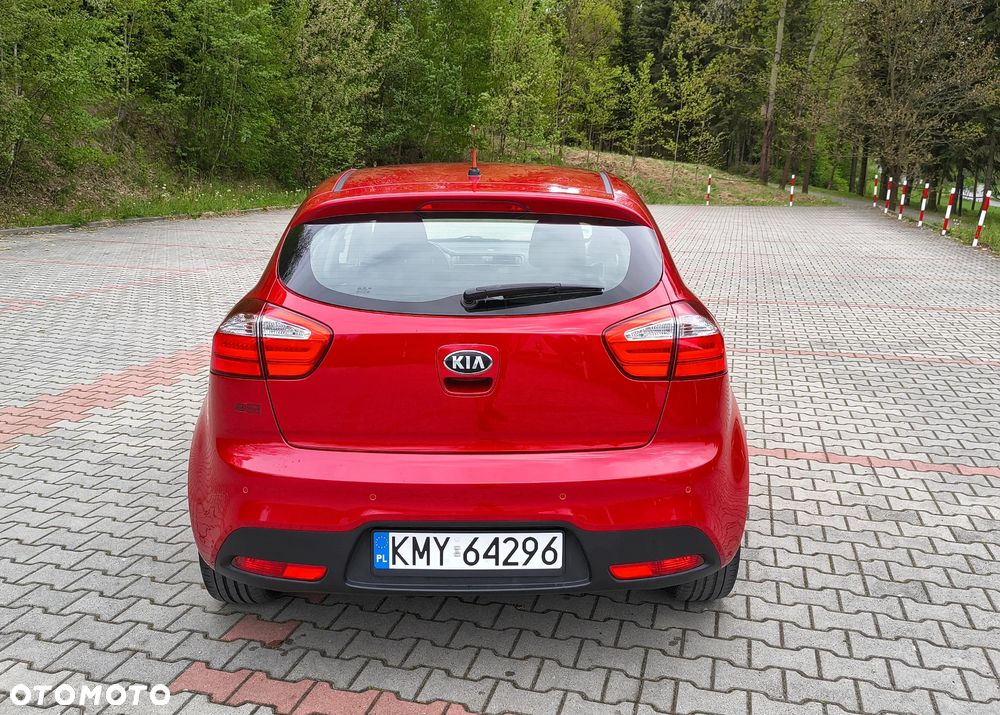 Kia Rio - 4
