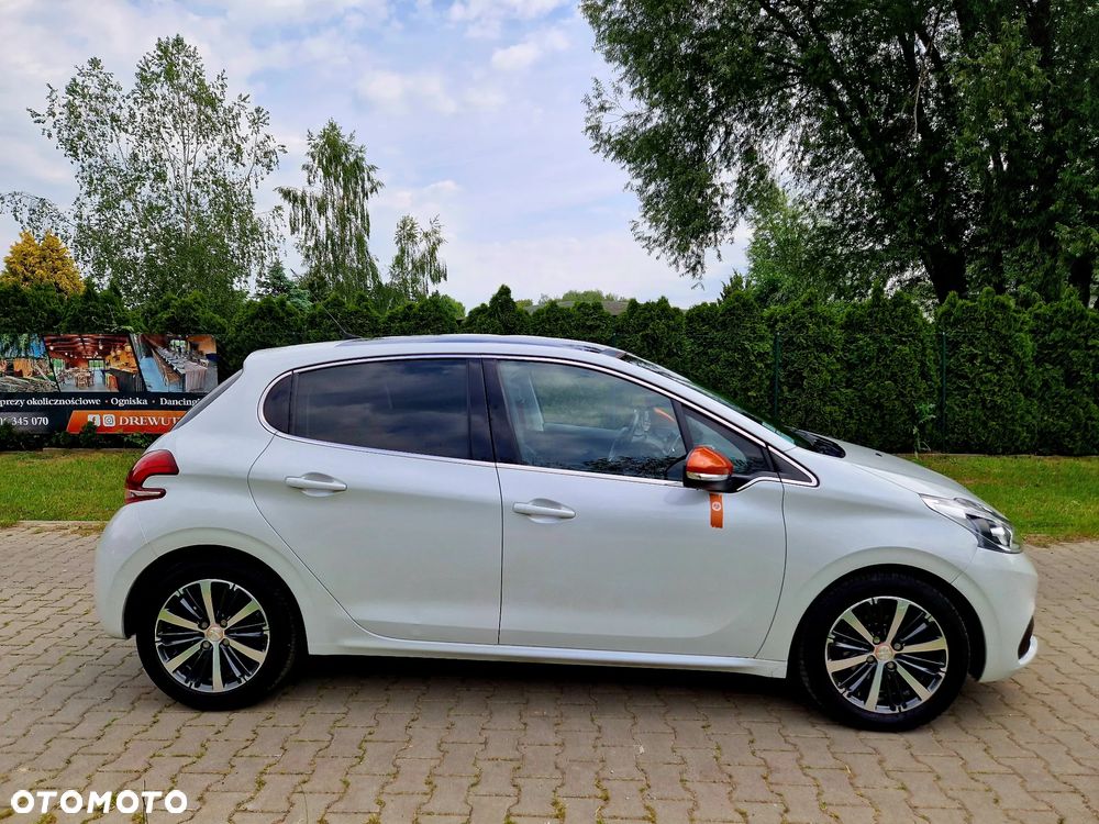Peugeot 208 - 13