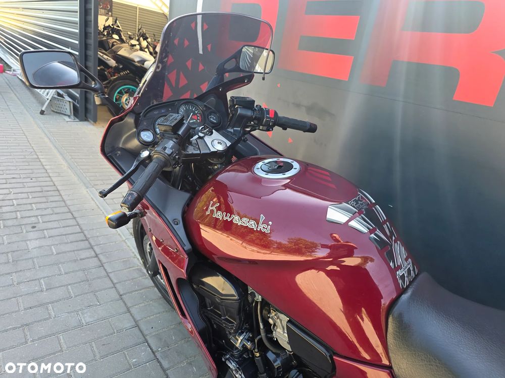 Kawasaki GPZ - 9