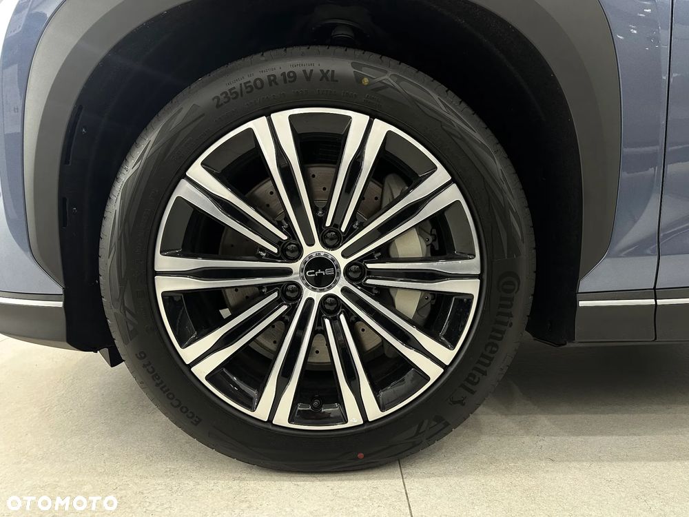 BYD Sealion 7 - 9