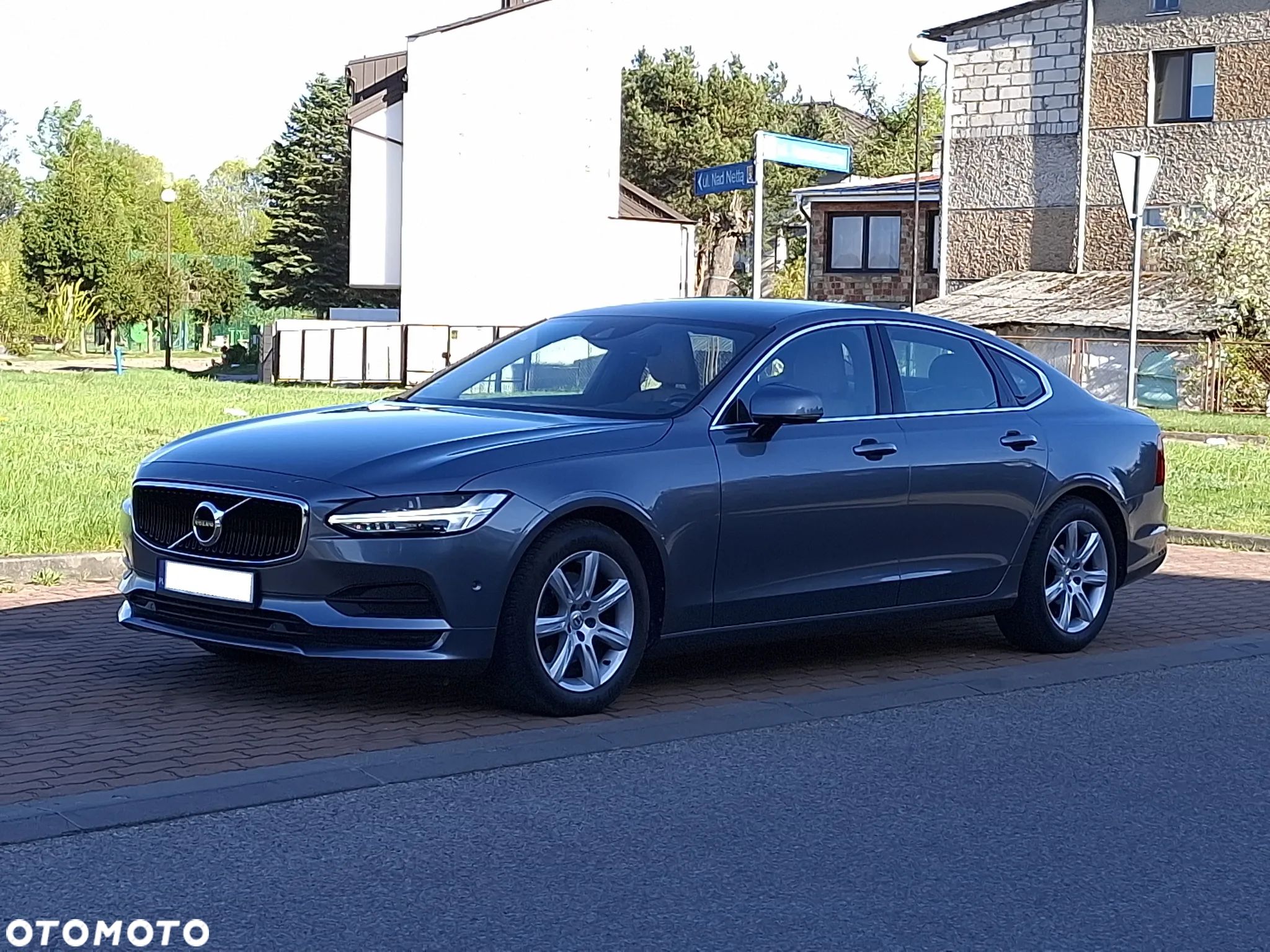 Volvo S90 D4 Momentum - 1