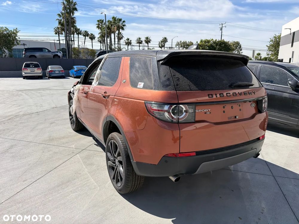 Land Rover Discovery Sport - 11
