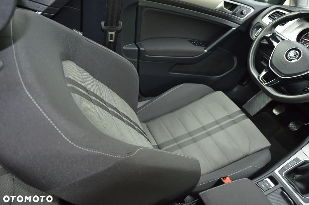 Volkswagen Golf - 13