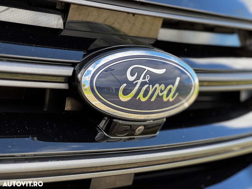 Ford Edge - 32