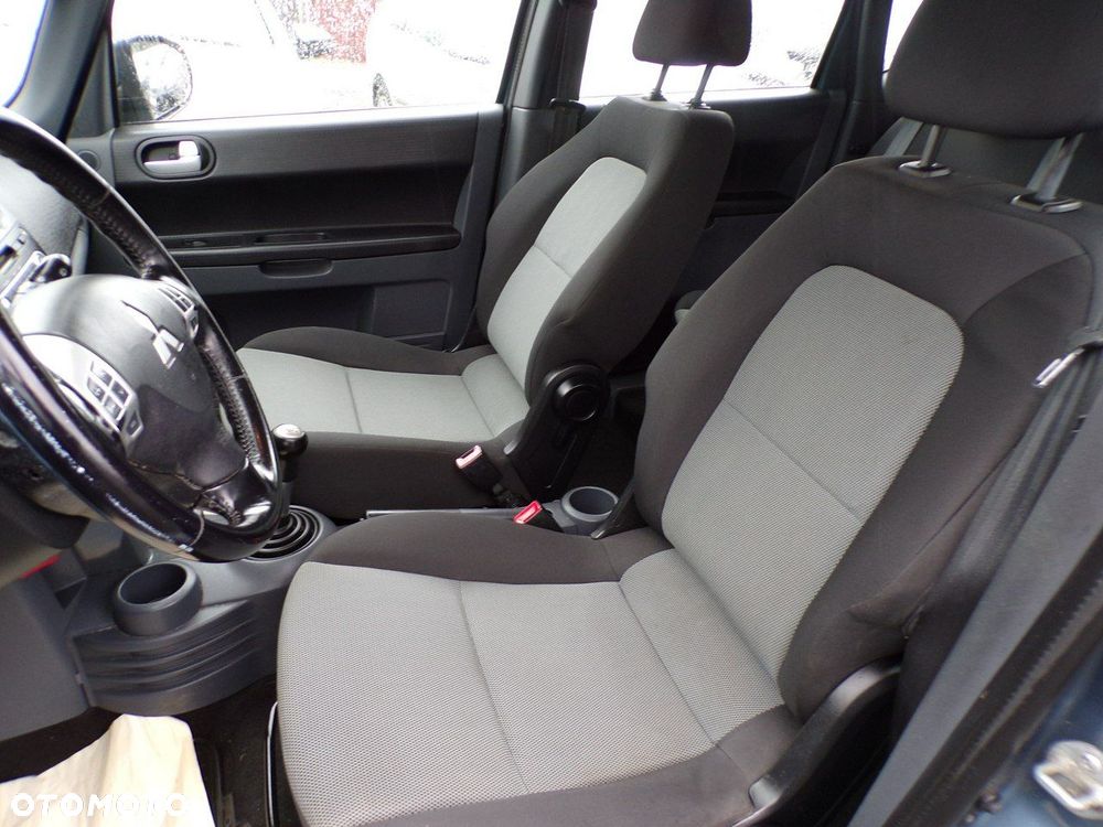 Mitsubishi Colt - 18