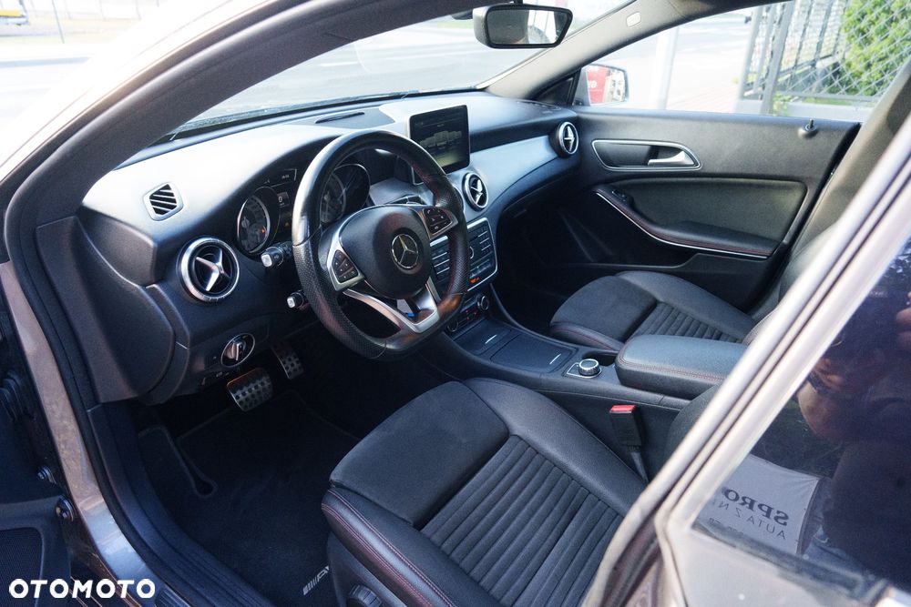 Mercedes-Benz CLA 180 7G-DCT AMG Line - 8