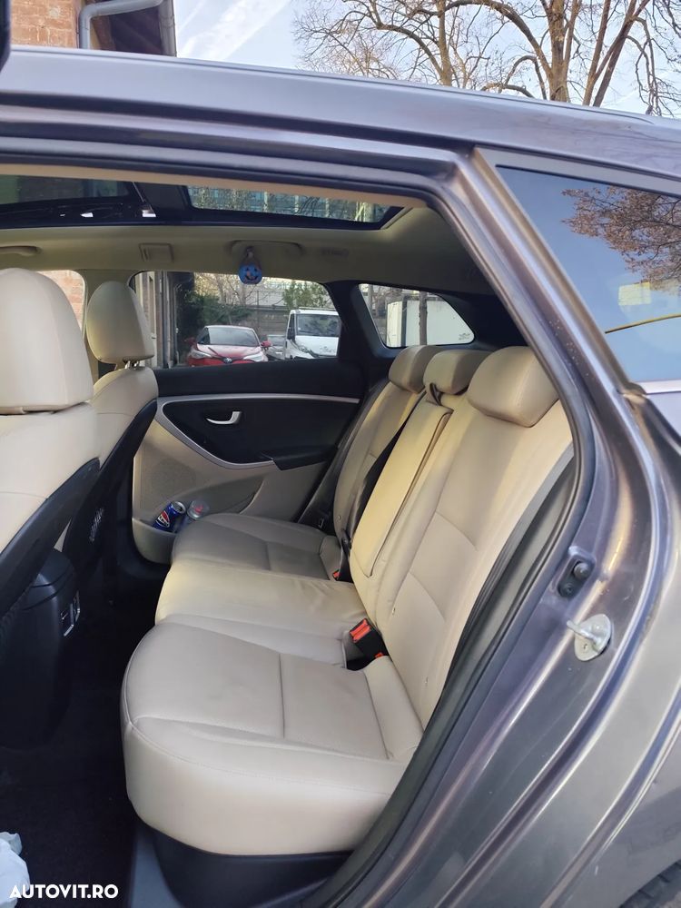 Hyundai i30 blue Kombi 1.6 CRDi DCT Premium - 30