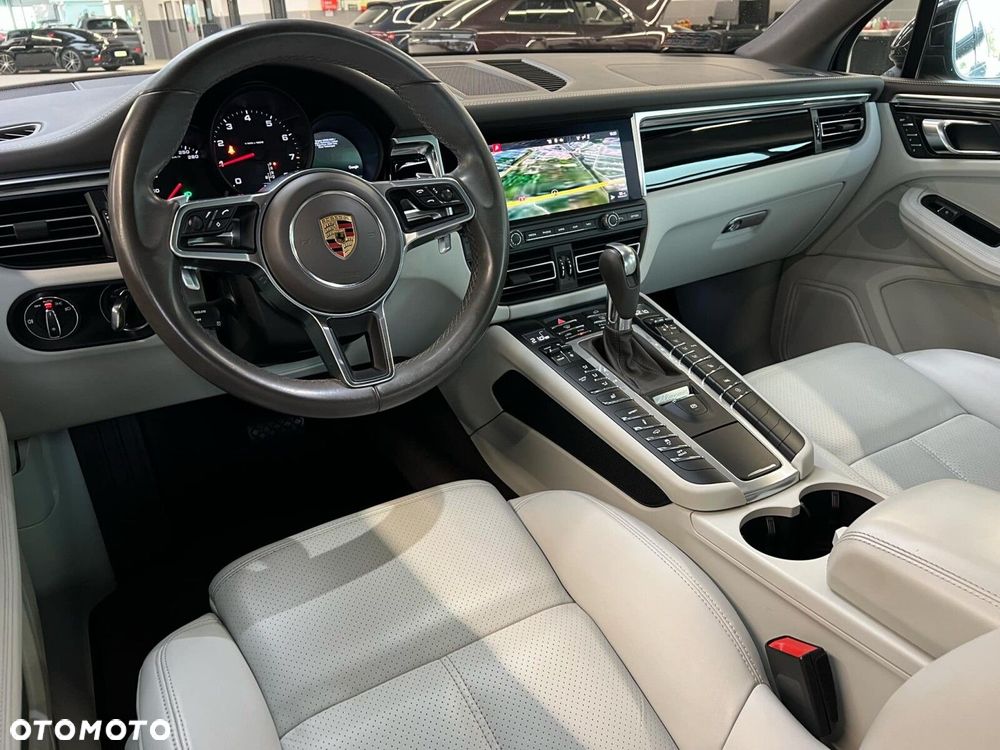 Porsche Macan Standard - 18