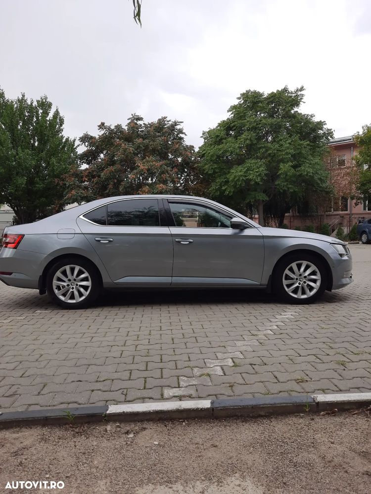 Skoda Superb 1.6 TDI DSG Style - 4