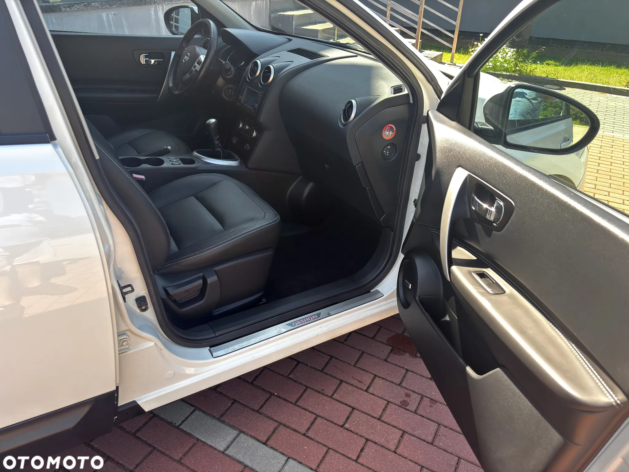 Nissan Qashqai 2.0 dCi DPF lounge - 7