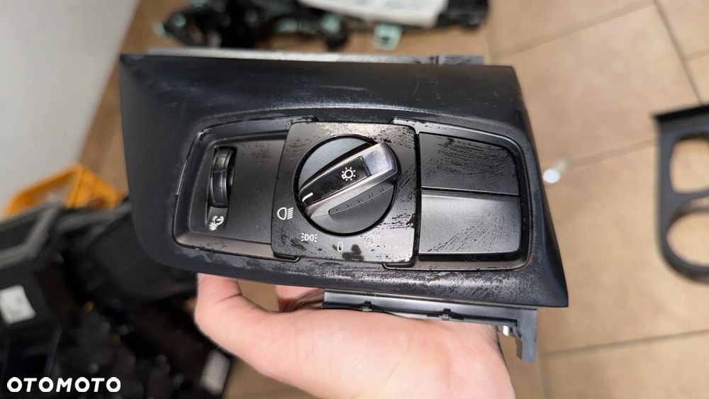 BMW i3 I01 WŁĄCZNIK PRZEŁĄCZNIK PANEL ŚWIATEŁ 9311719 - 1
