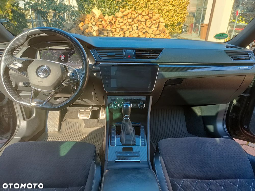 Skoda Superb 1.4 TSI Plug-In Hybrid Sportline DSG - 19