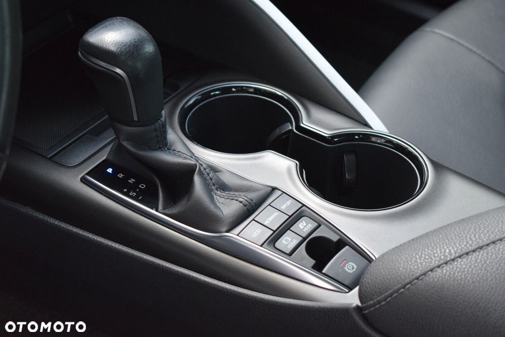 Toyota Camry 2.5 Hybrid Prestige CVT - 13