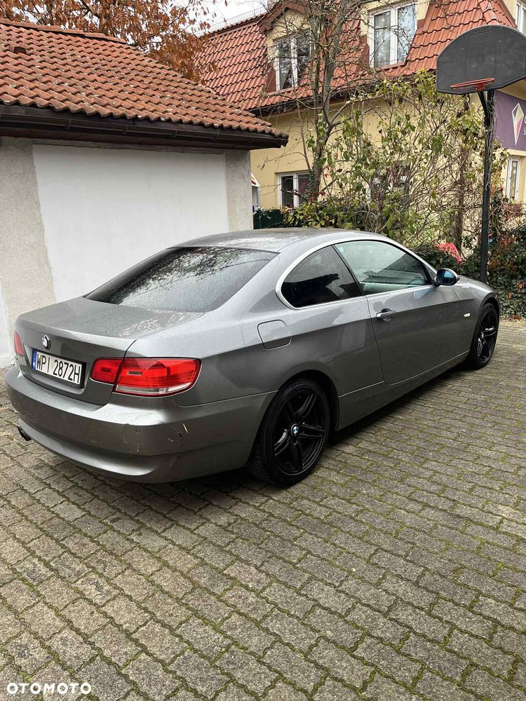 BMW Seria 3 Coupe 2009 photo 3