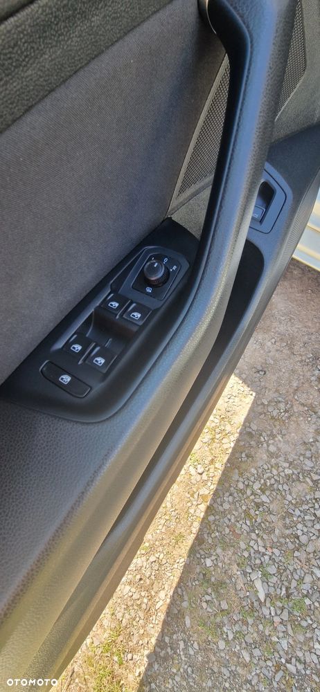 Volkswagen Passat 1.6 TDI (BlueMotion Technology) Comfortline - 13