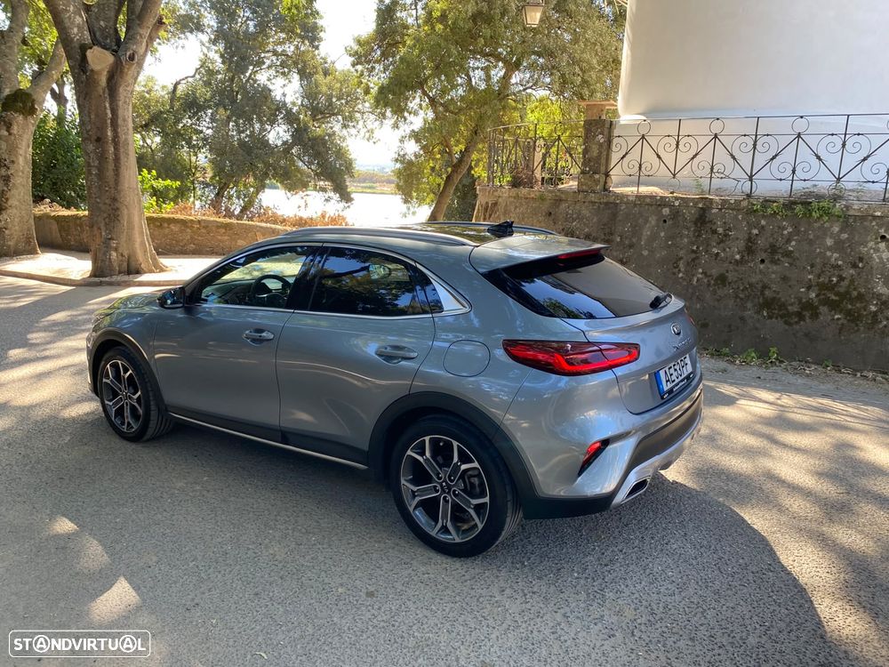 Kia XCeed 1.6 CRDi Tech+SRF - 14