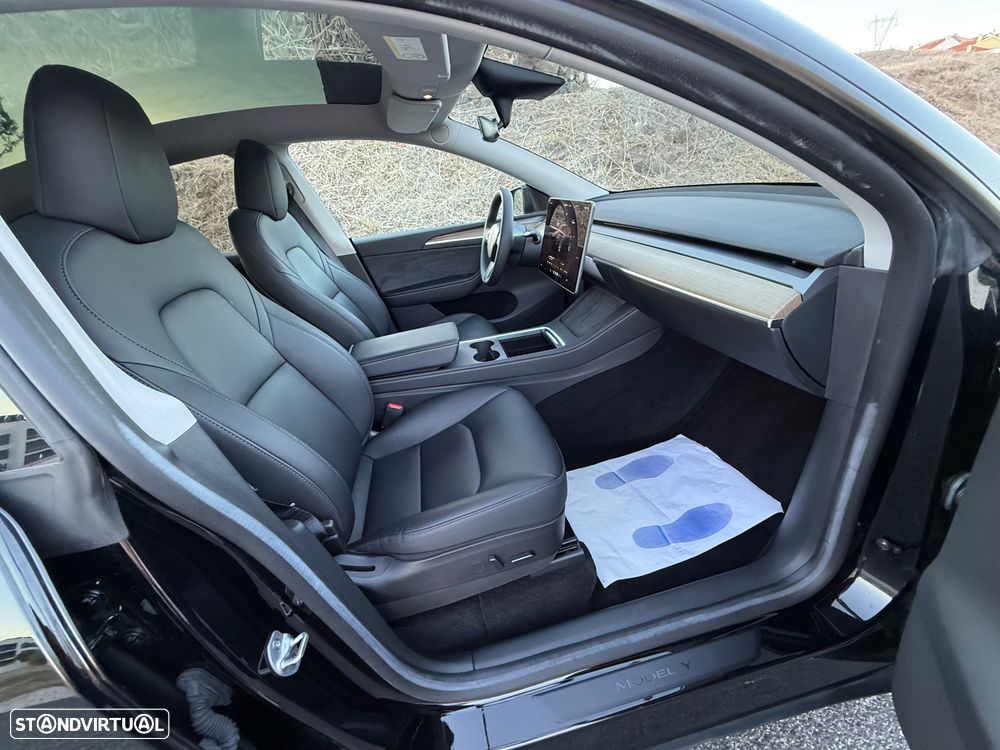 Tesla Model Y Standard - 21