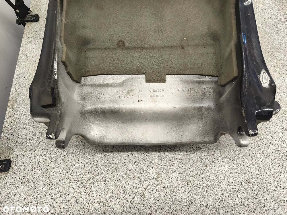 Bak, zbiornik paliwa Triumph Daytona 955i 955 - 16