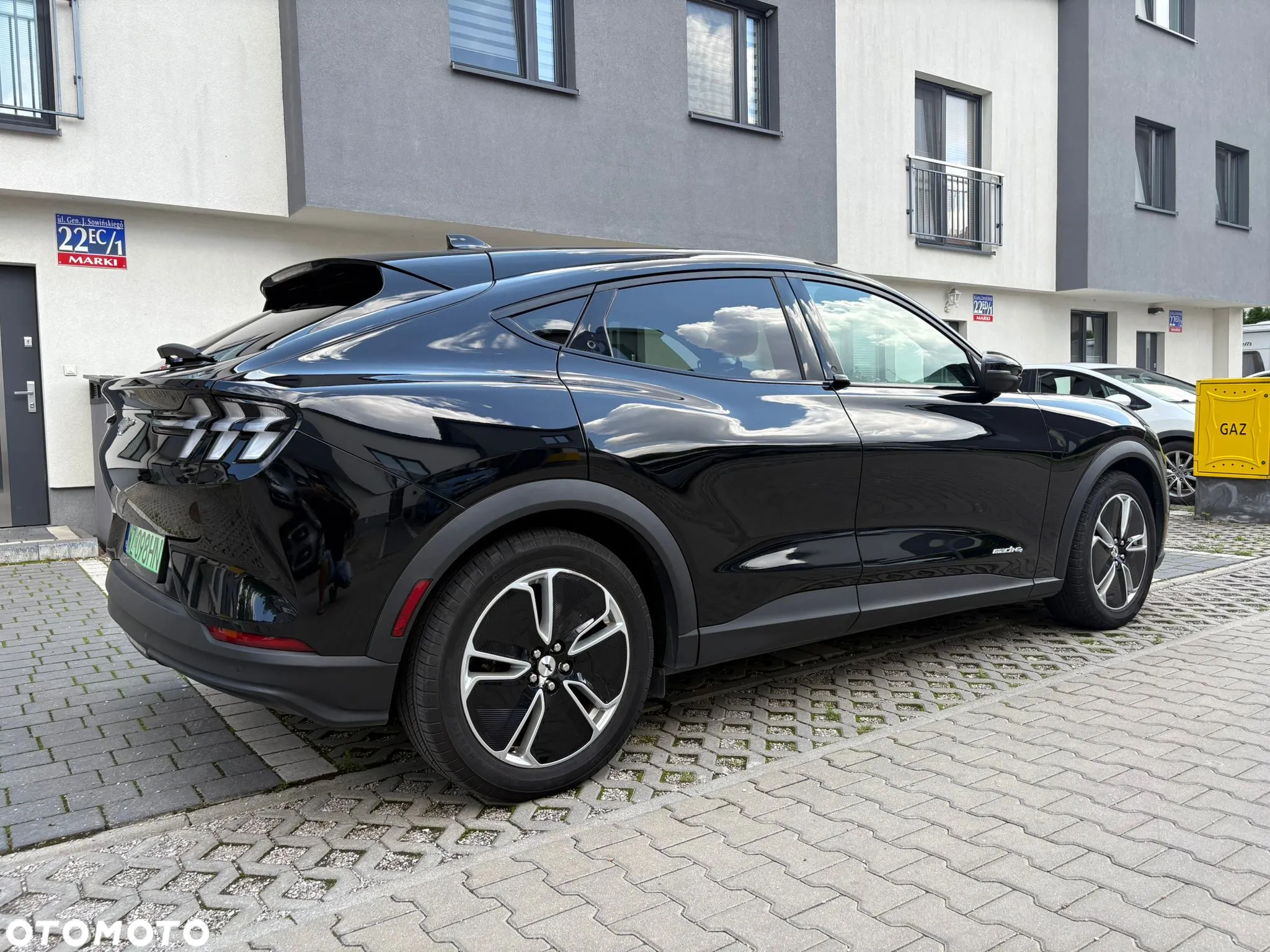 Ford Mustang Mach-E - 11