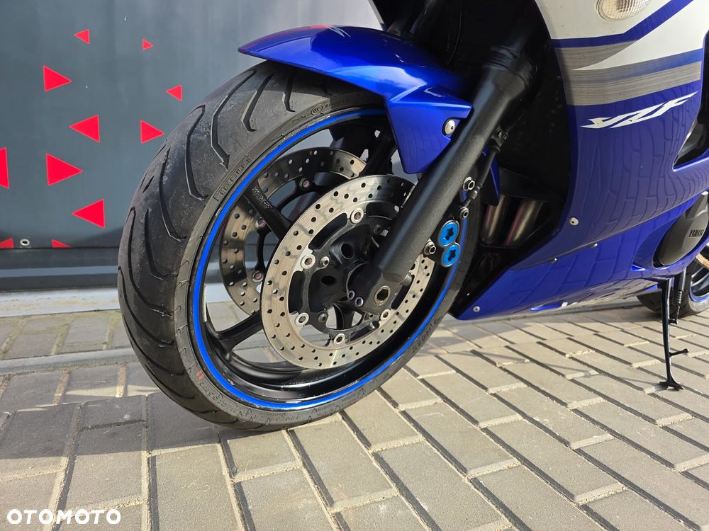 Yamaha R6 - 24