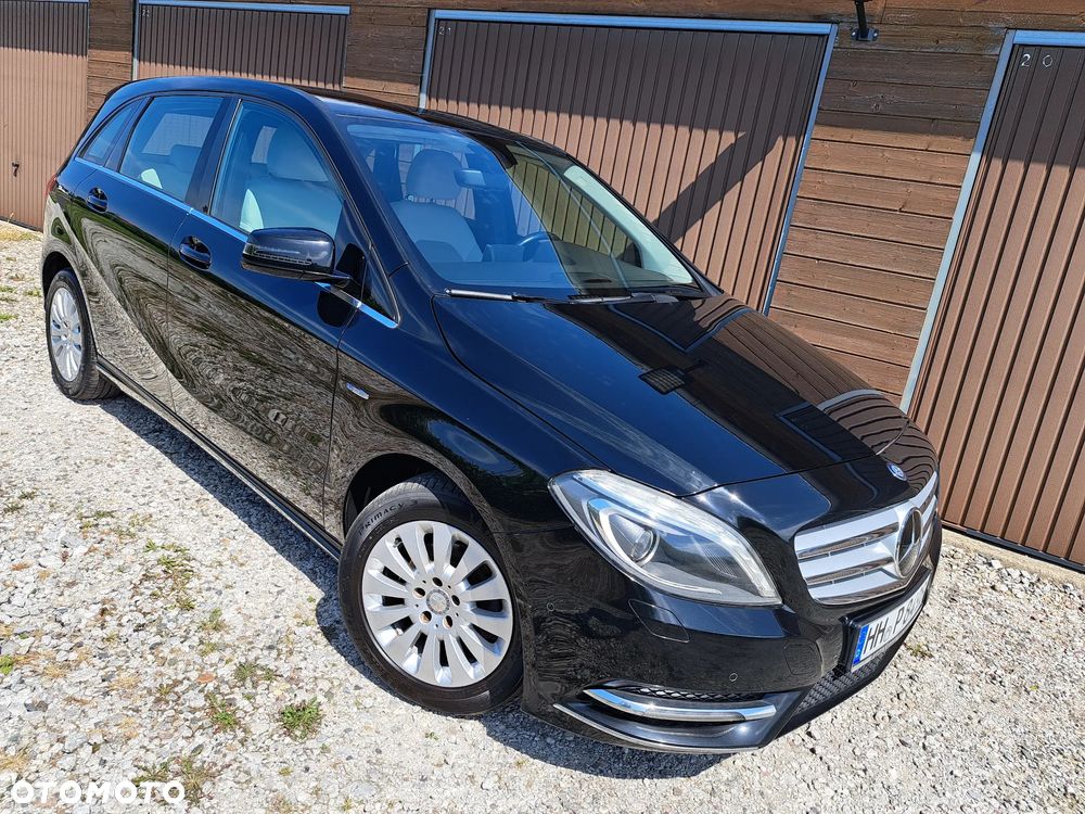 Mercedes-Benz Klasa B 180 (BlueEFFICIENCY) - 1