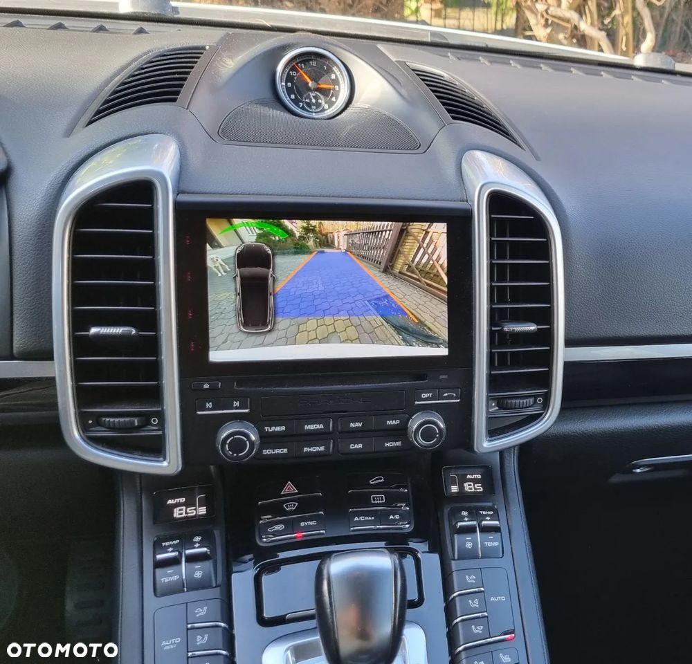 Porsche Cayenne Platinum Edition - 17