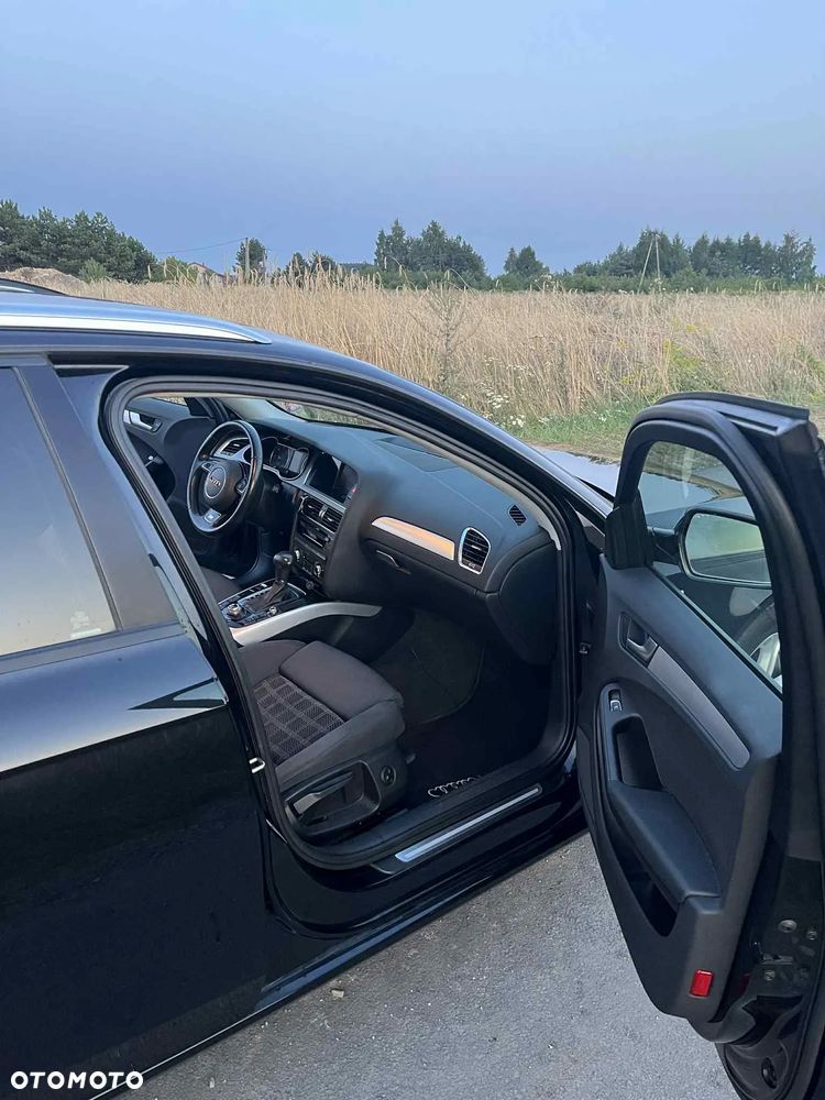 Audi A4 Limousine - 14