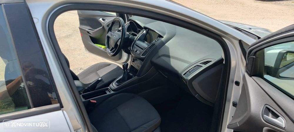 Ford Focus - 8