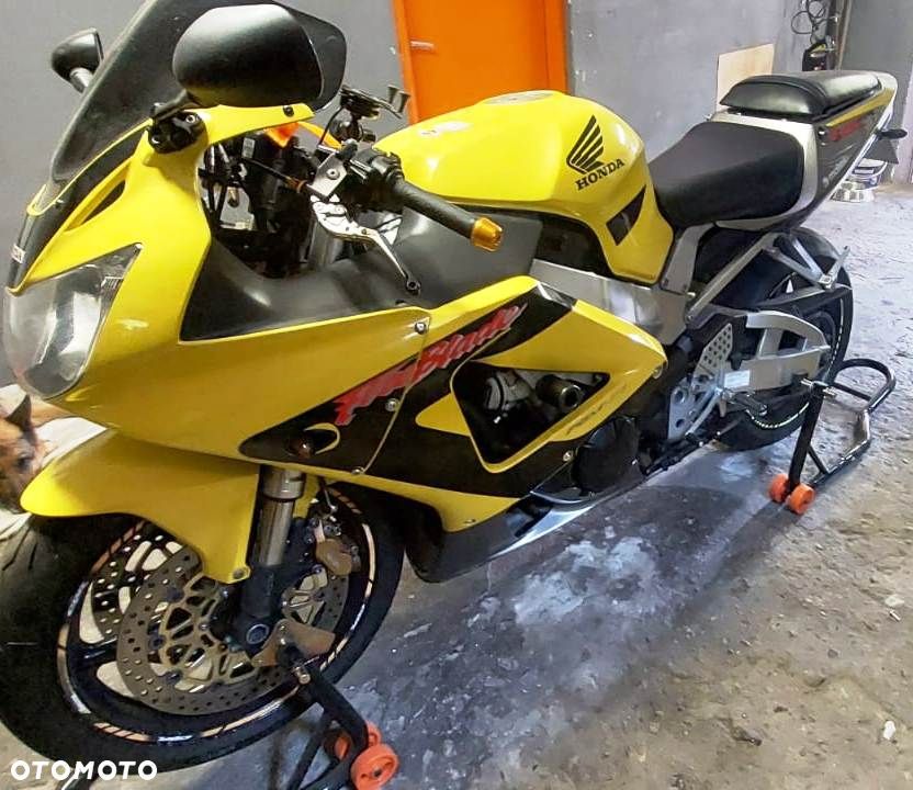 Honda CBR - 3