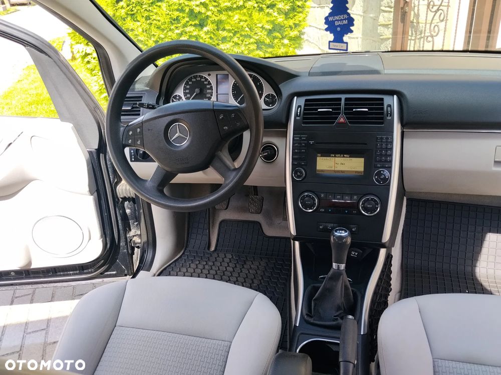 Mercedes-Benz Klasa B 200 Special Edition - 25