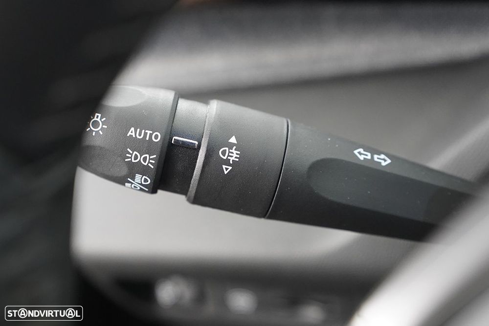 Peugeot 408 1.2 PureTech Allure EAT8 - 14