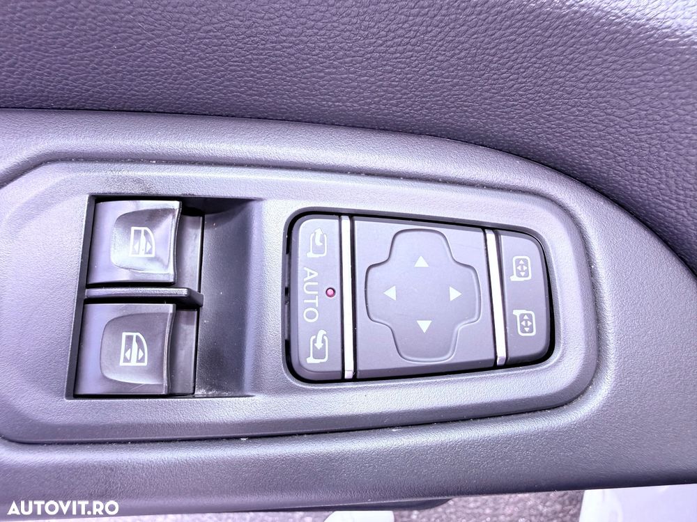 Renault Trafic 2.0 Blue dCi 130 Furgon Cabina Dubla L2H1 - 25