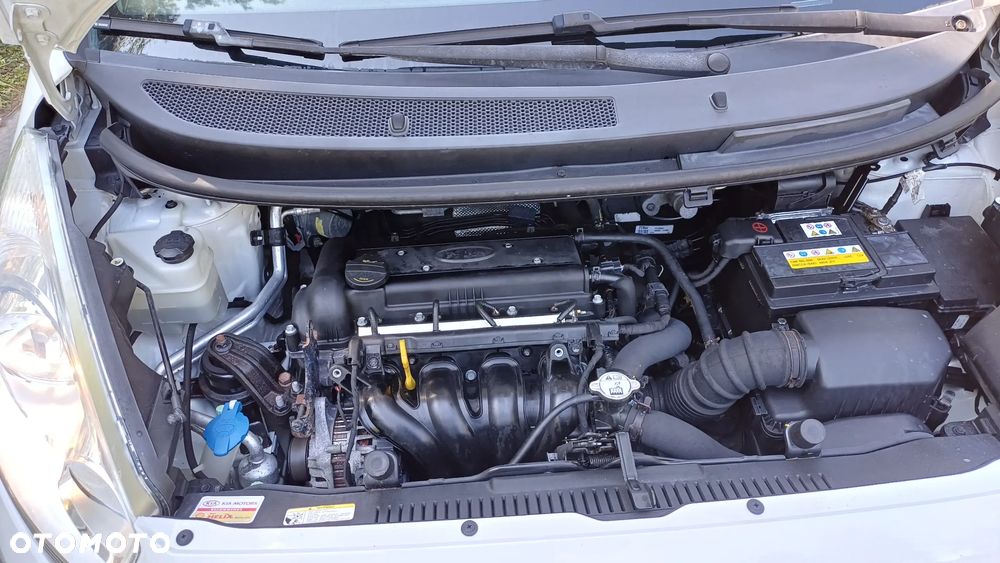 Kia Venga - 25