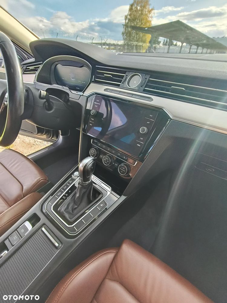 Volkswagen Passat 2.0 TDI Bi-Turbo BMT 4Mot Highline DSG - 10