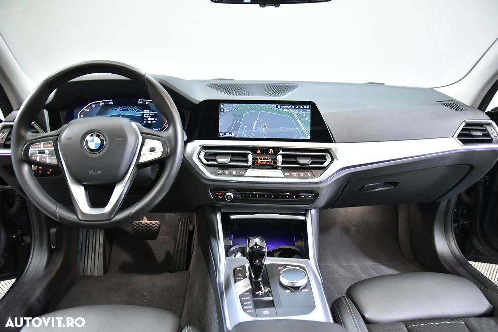 BMW Seria 3 330i xDrive AT - 9